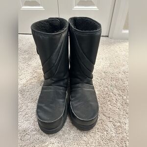 Women's Black Snow Boots
